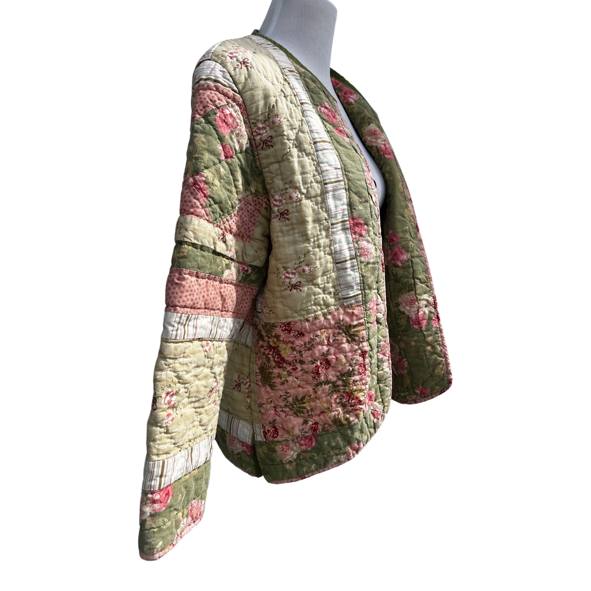Vintage Quilt Coat – Soft Green Floral | Sustainable Handmade Jacket | Women's Large